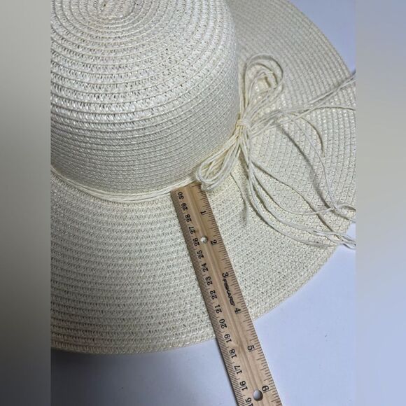 Breezy Does It Beige Straw Floppy Hat Size Adult - Picture 4 of 6
